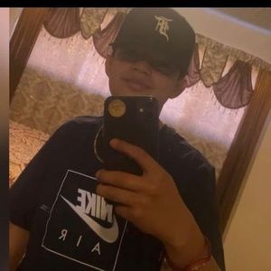 Meet your Posher, Oscar emilio